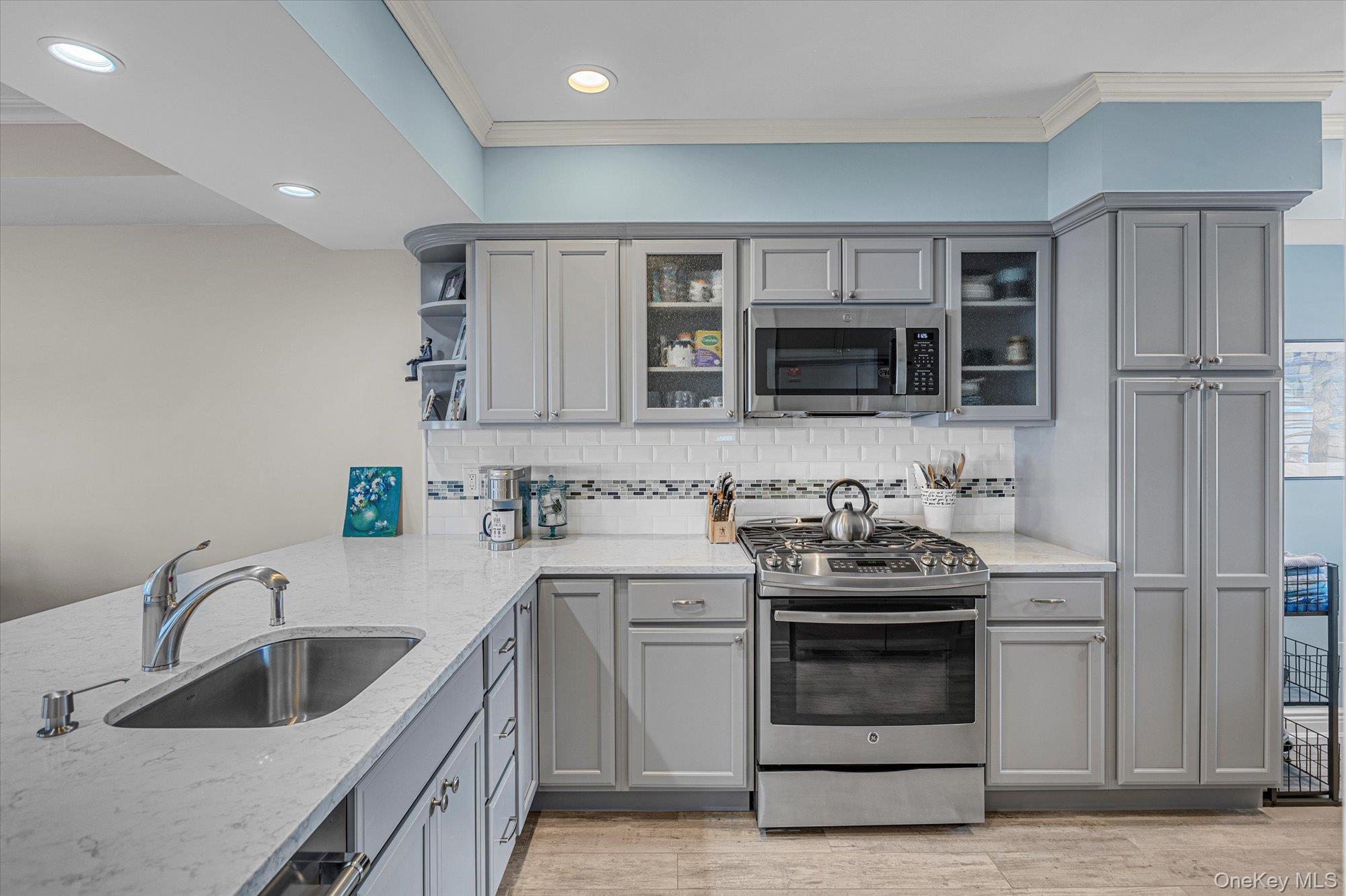 517 Fox Hill Drive, Baiting Hollow, NY 11933