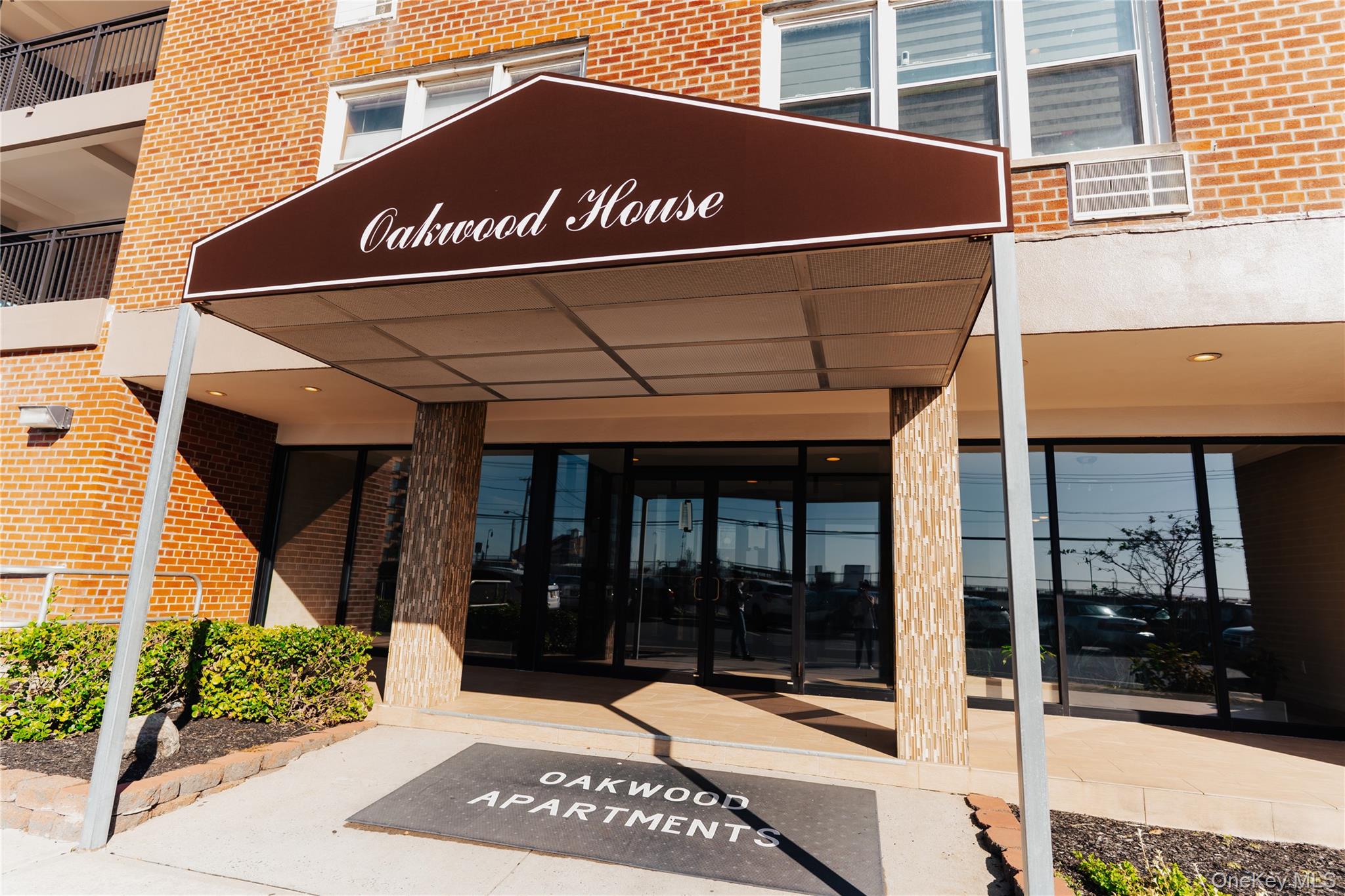 1 E Broadway # 2B, Long Beach, NY 11561