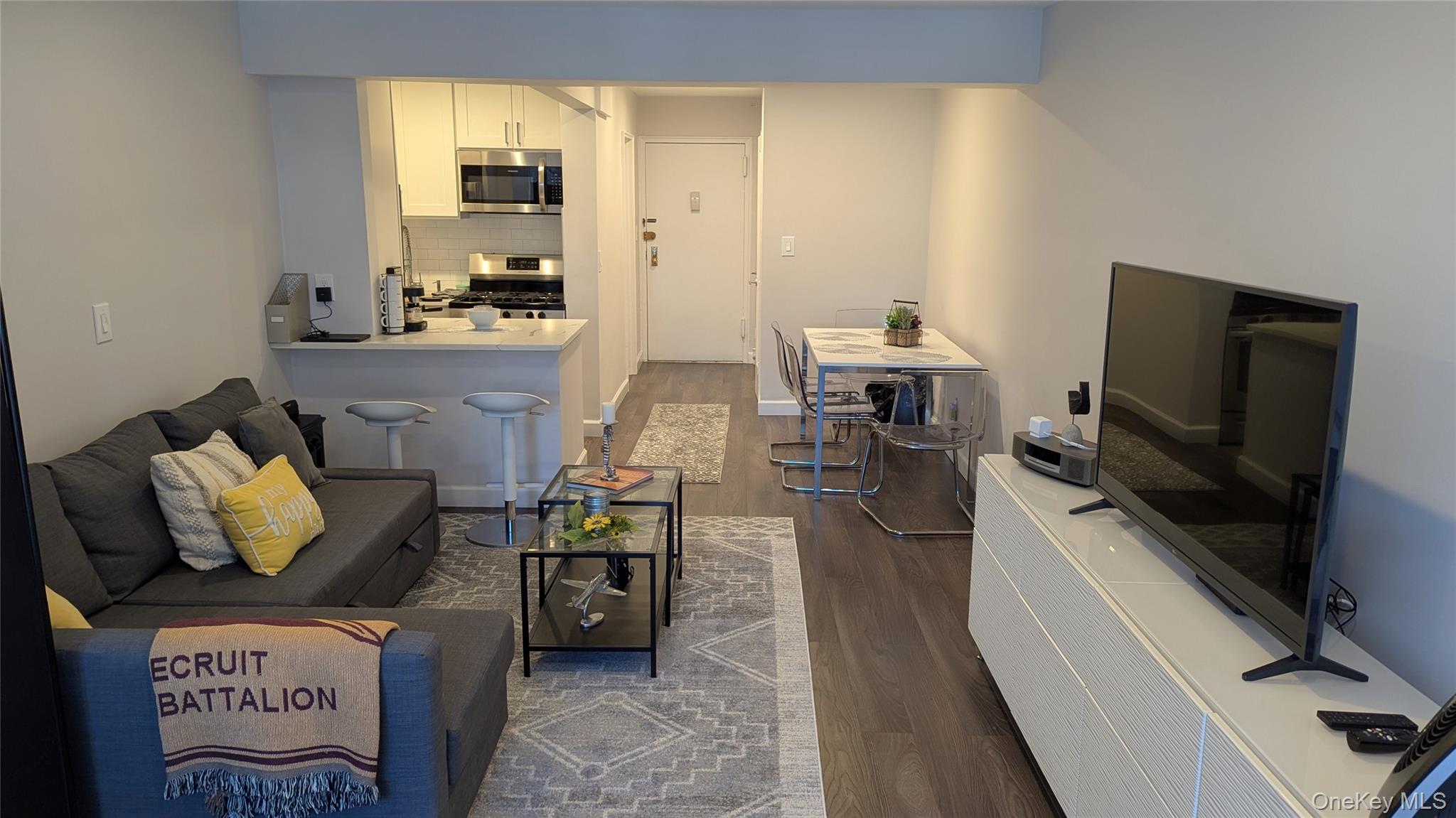 1 E Broadway # 2B, Long Beach, NY 11561