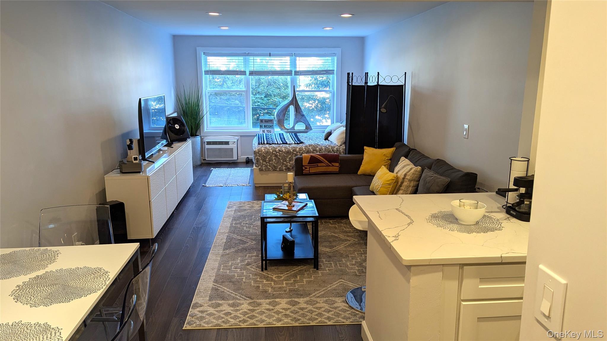 1 E Broadway # 2B, Long Beach, NY 11561