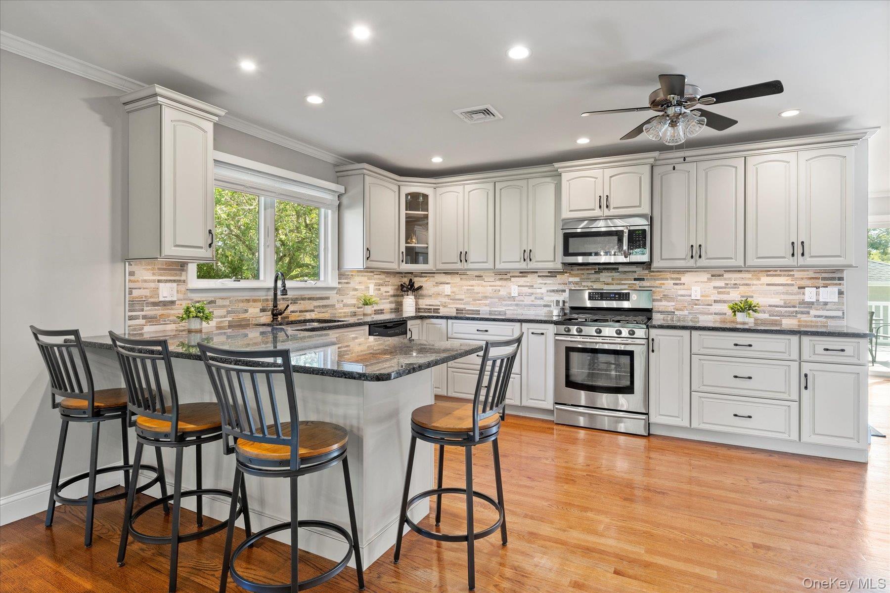 80 Clearview Avenue W, Southold, NY 11971