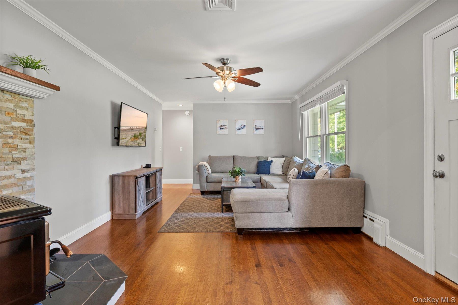 80 Clearview Avenue W, Southold, NY 11971