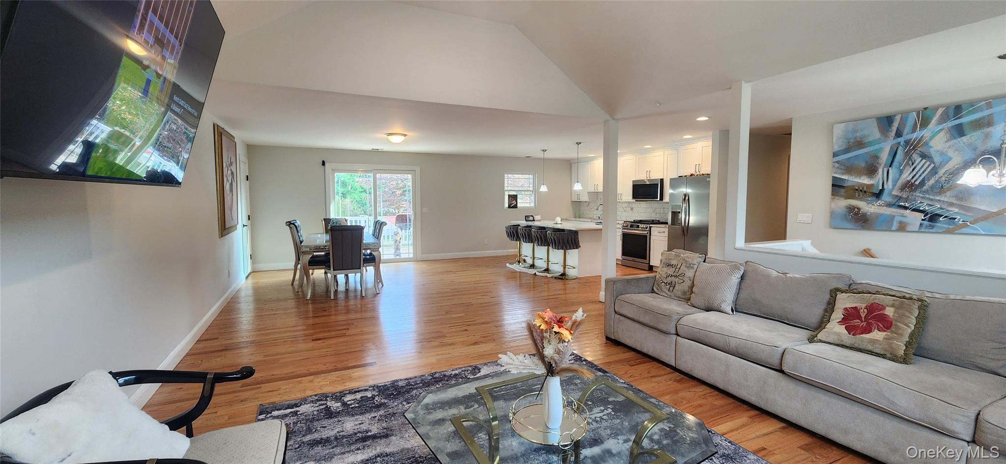 464 Granny Road, Medford, NY 11763