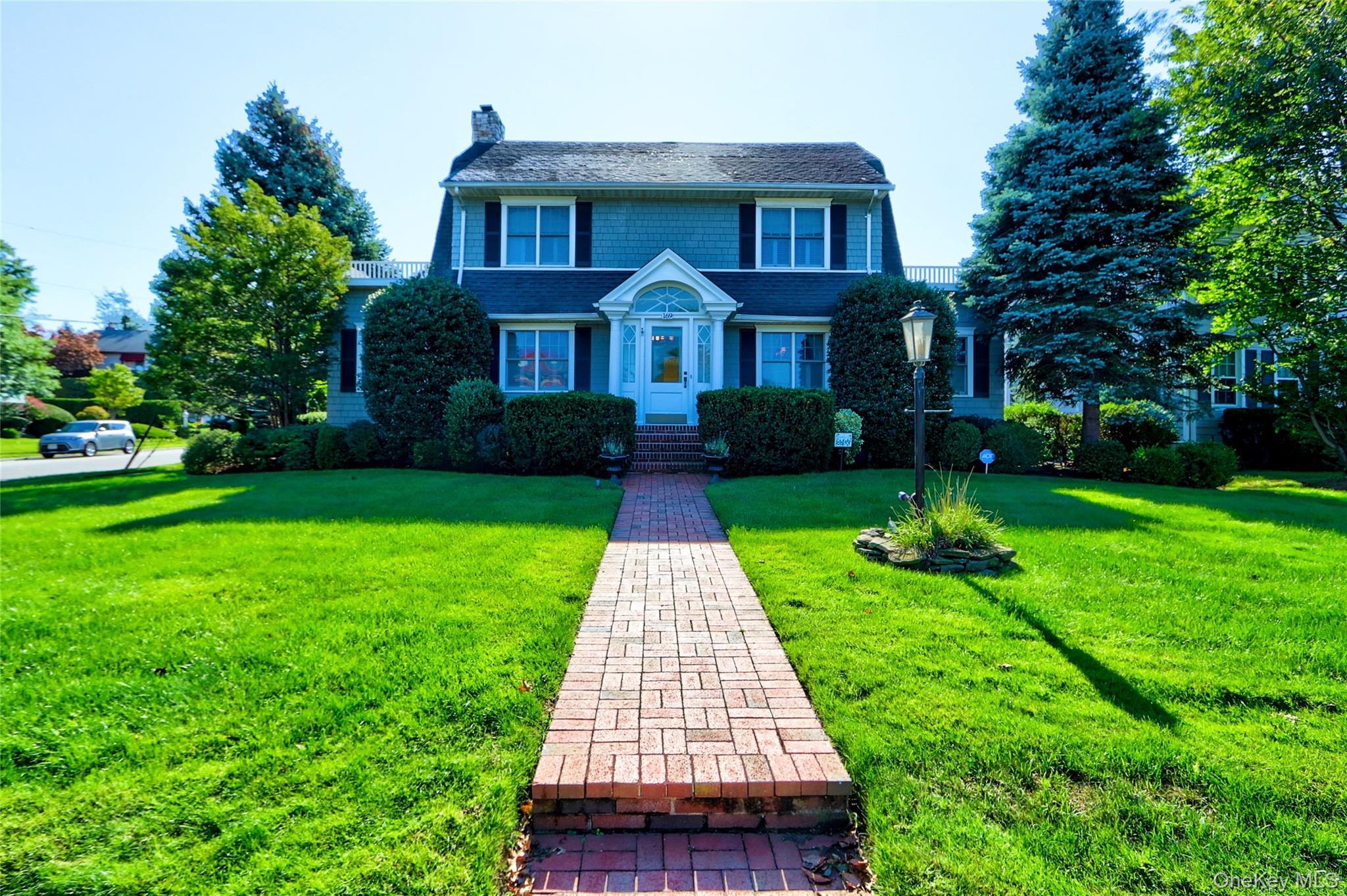 169 Hempstead Avenue, Rockville Centre, NY 11570