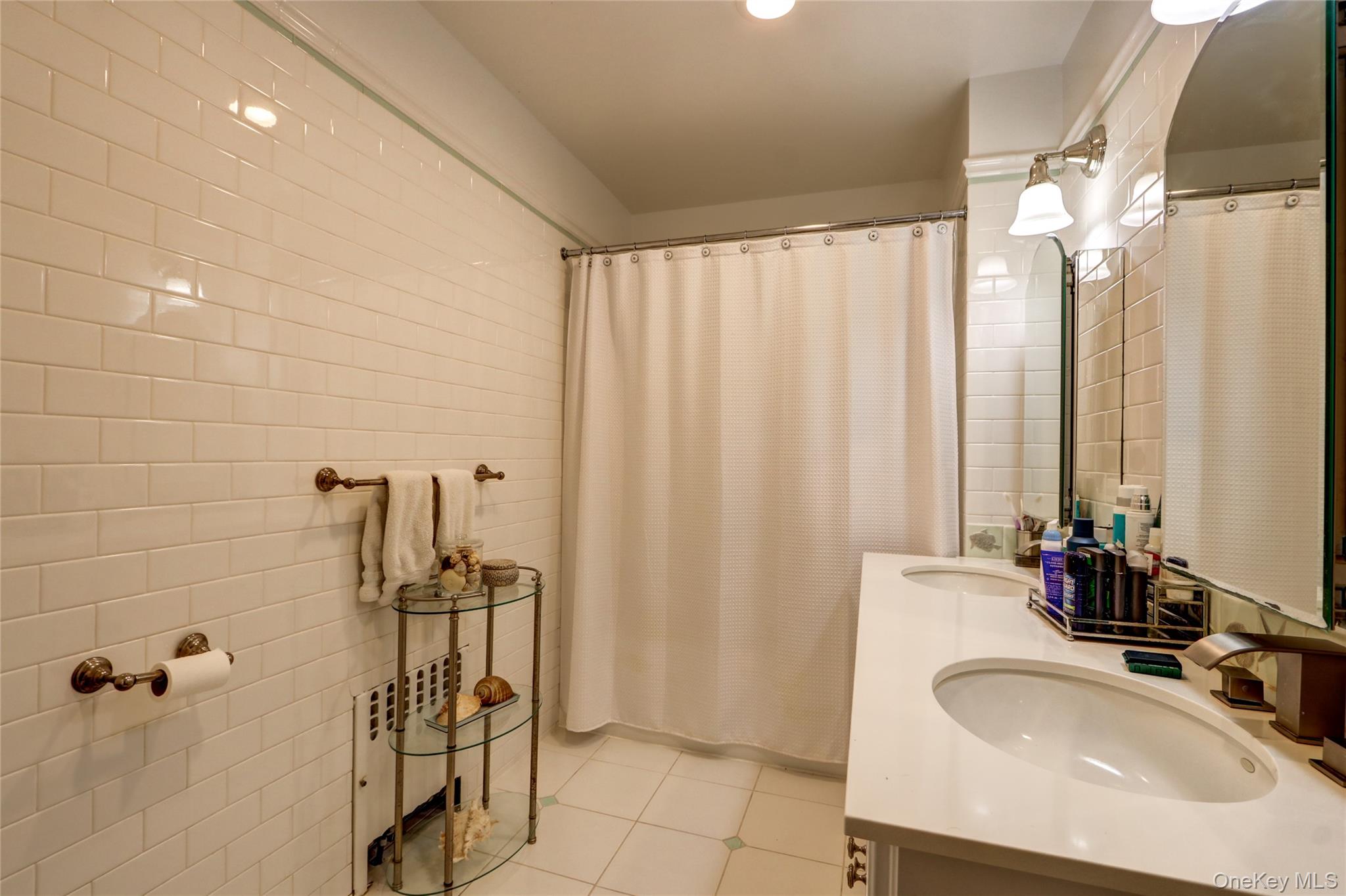 169 Hempstead Avenue, Rockville Centre, NY 11570