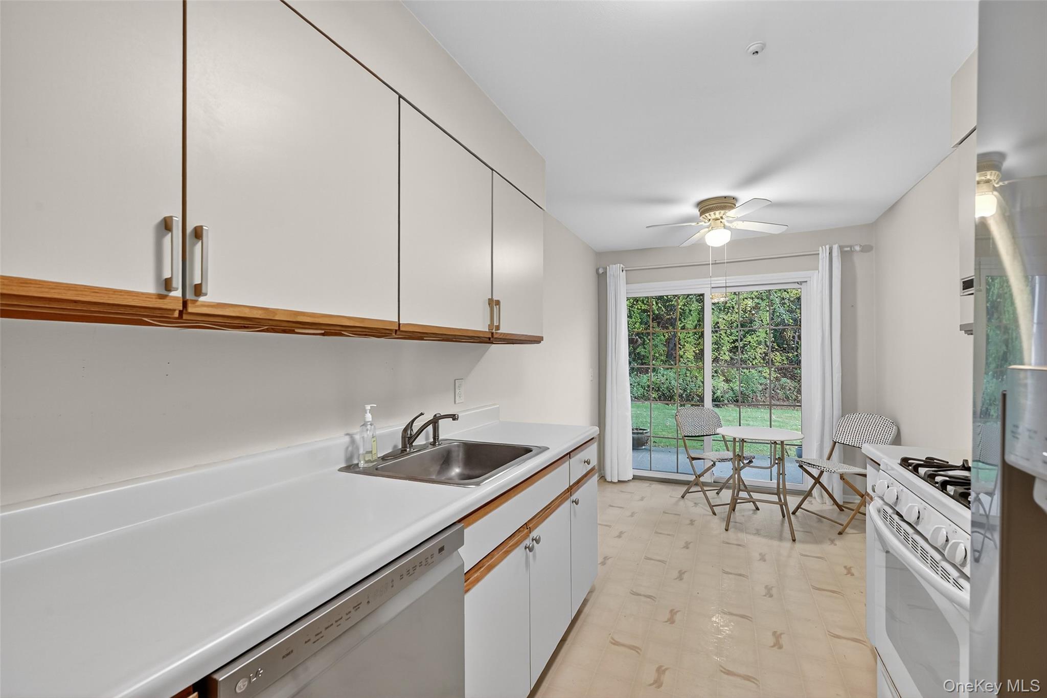 63 The Knolls, Warwick, NY 10990