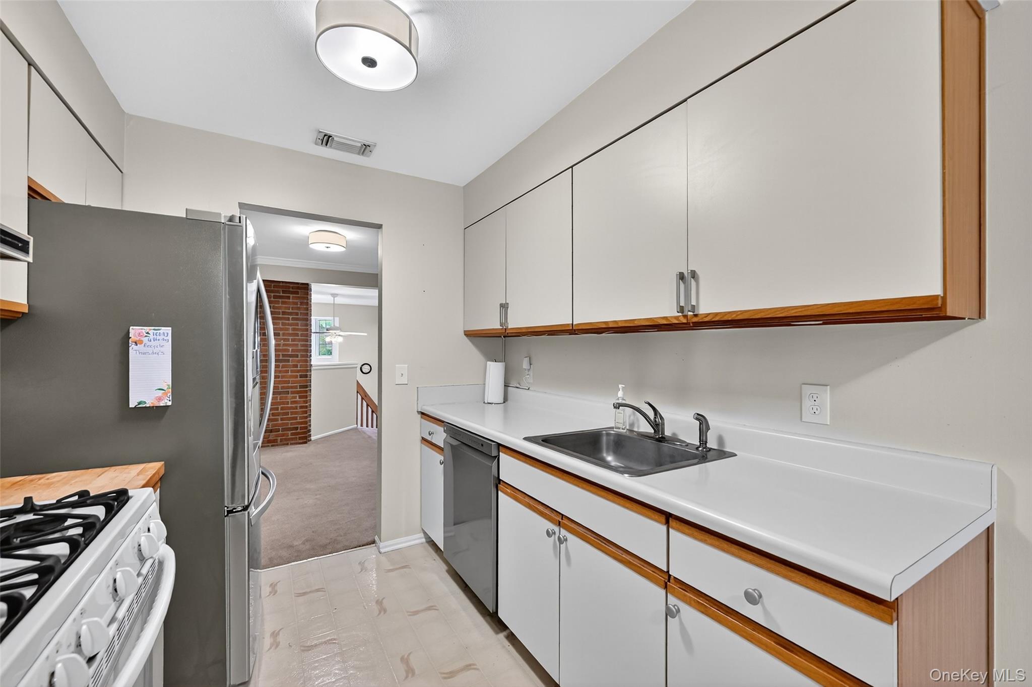 63 The Knolls, Warwick, NY 10990