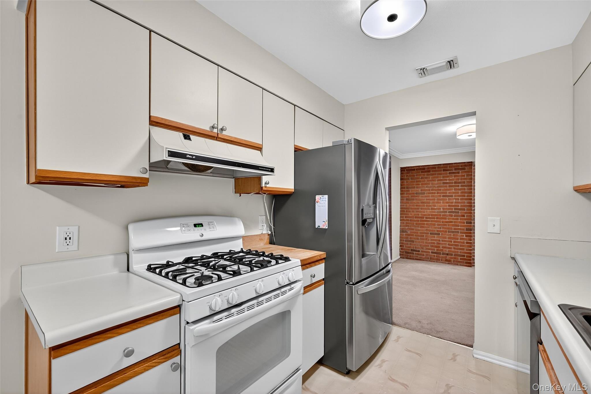 63 The Knolls, Warwick, NY 10990