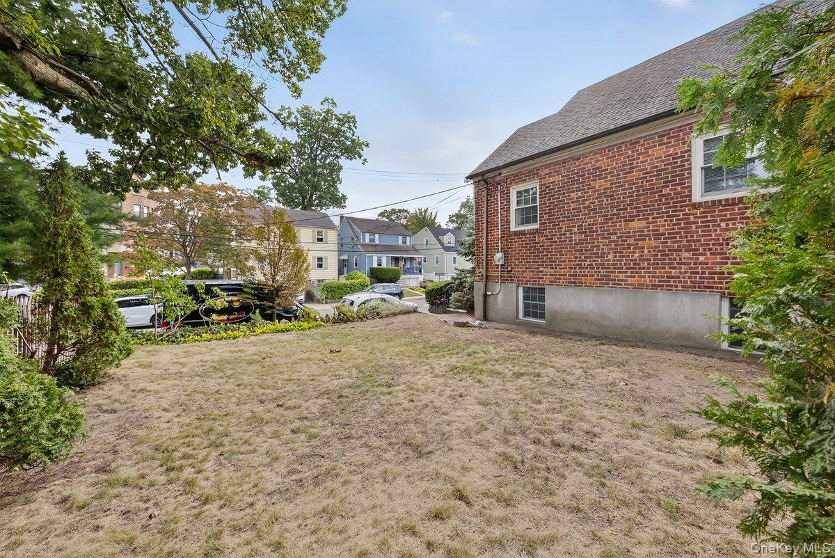 48 Glen Road, Yonkers, NY 10704