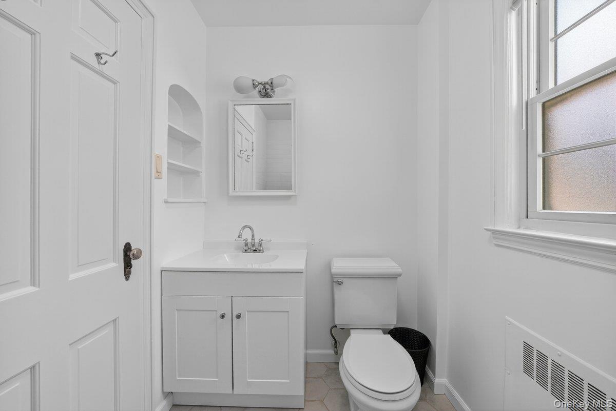 48 Glen Road, Yonkers, NY 10704