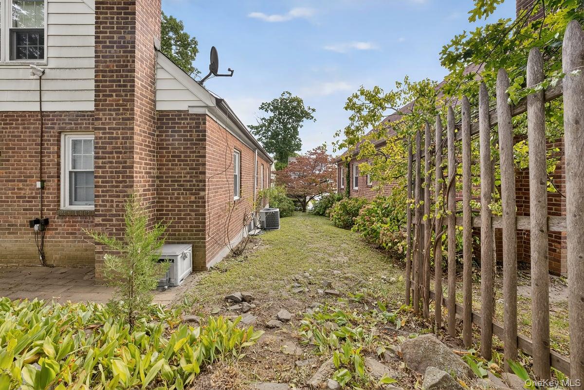 48 Glen Road, Yonkers, NY 10704