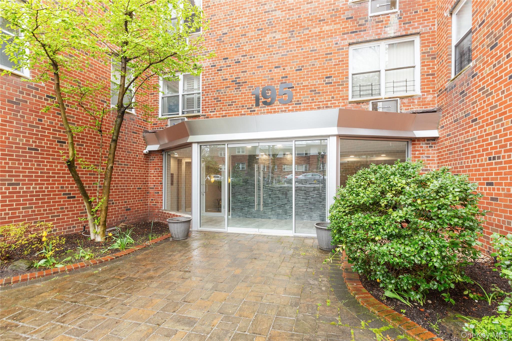 195 S Middle Neck Road # 2 H, Great Neck, NY 11021