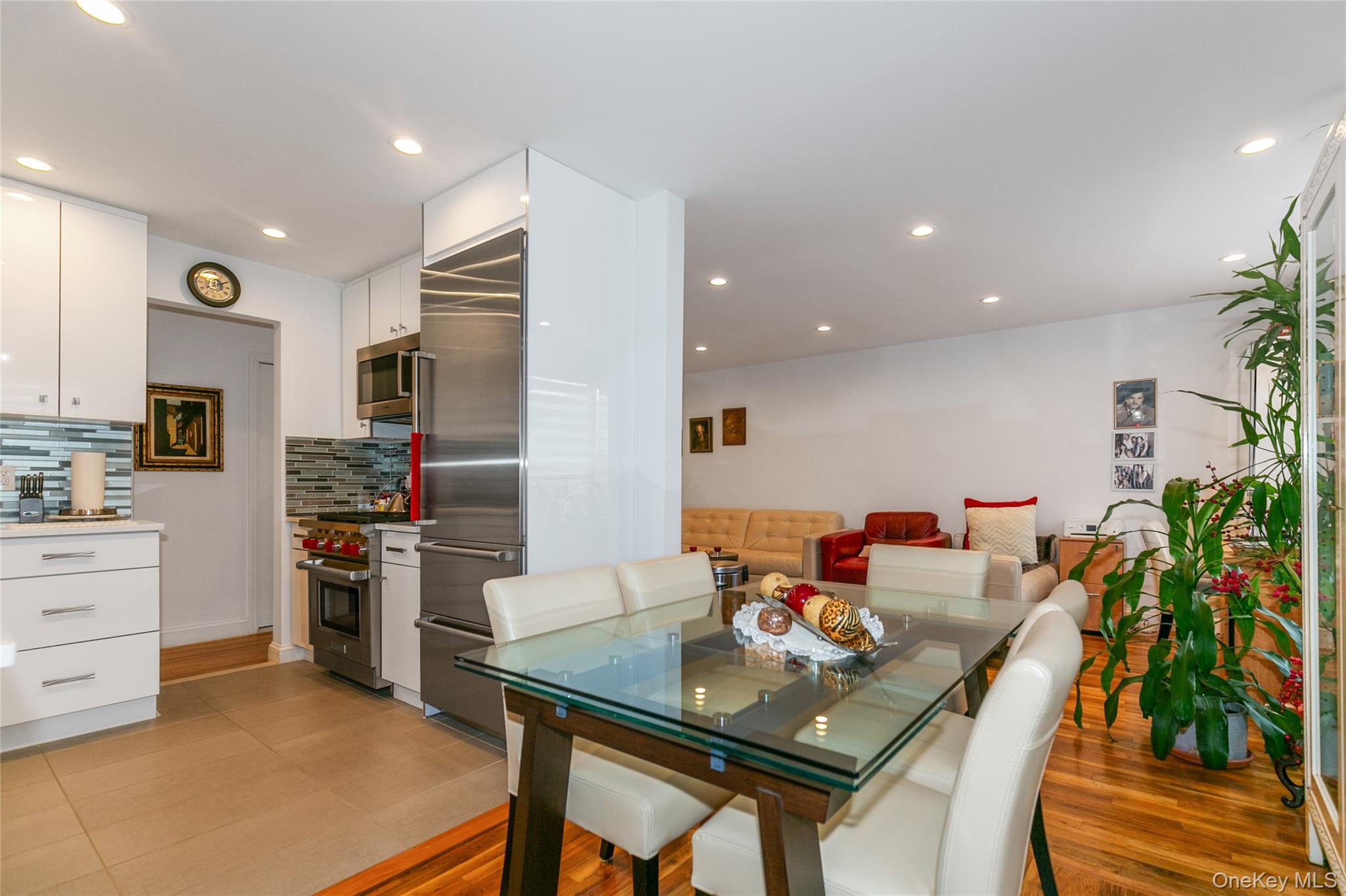 195 S Middle Neck Road # 2 H, Great Neck, NY 11021