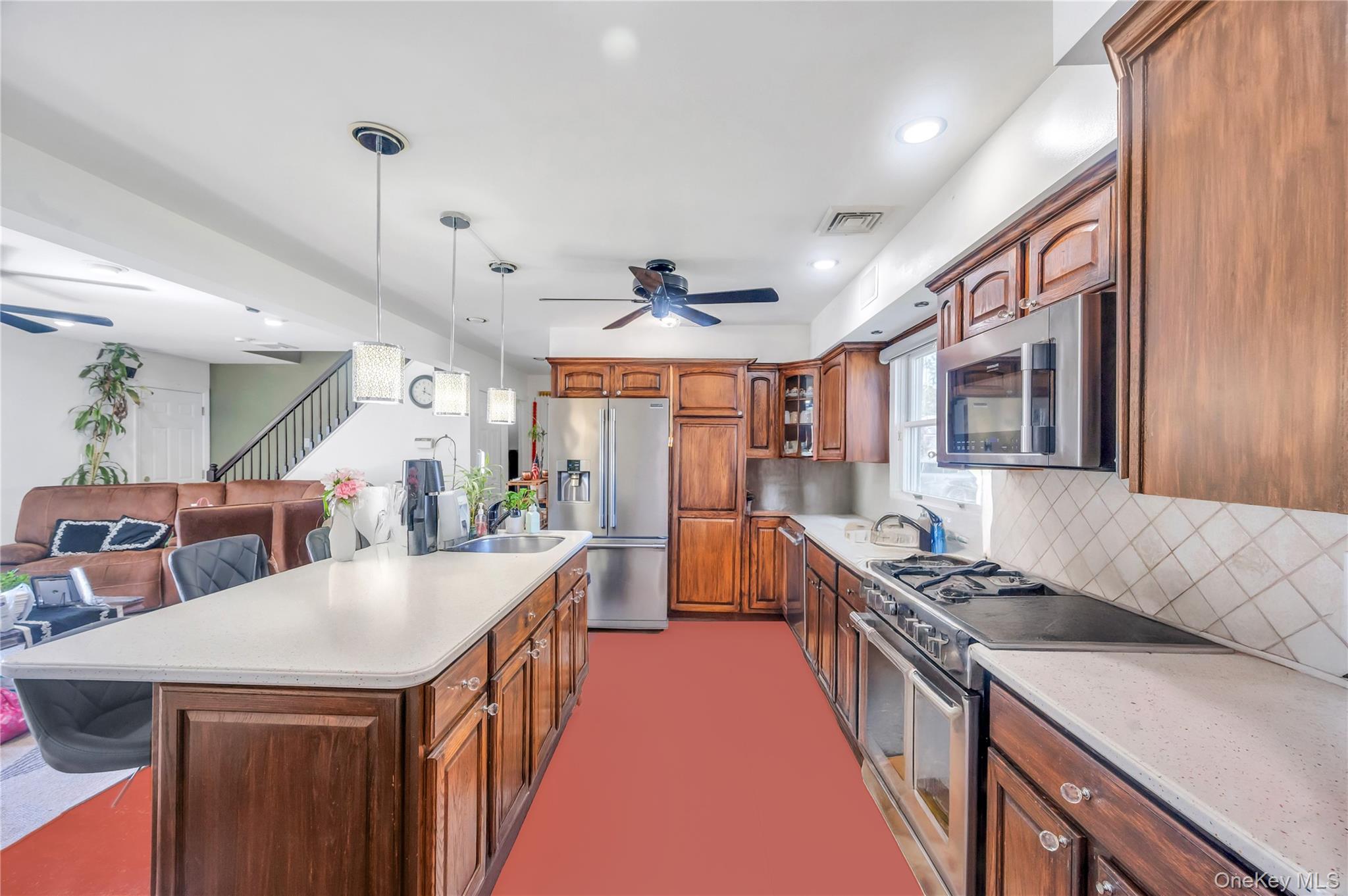 6 Regal Lane, Levittown, NY 11756