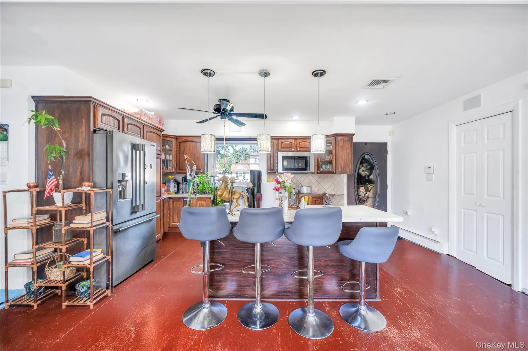 6 Regal Lane, Levittown, NY 11756