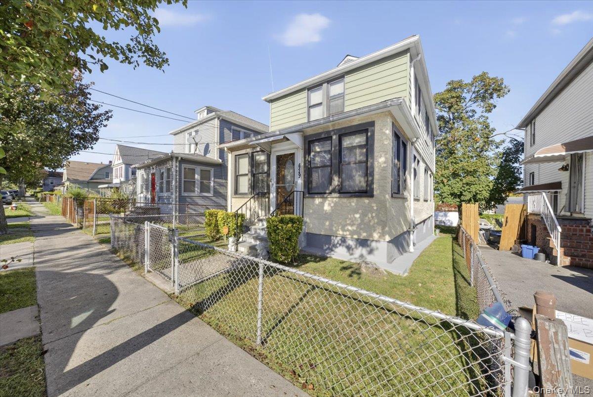 629 S 7th Avenue, Mount Vernon, NY 10550