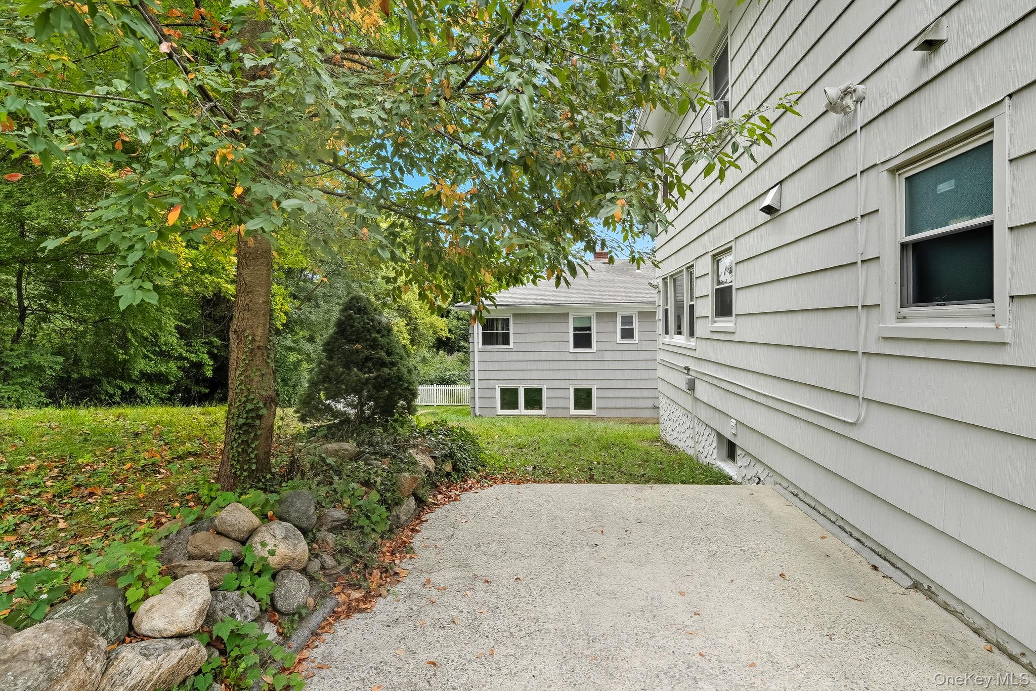 105 Sprague Road, Scarsdale, NY 10583