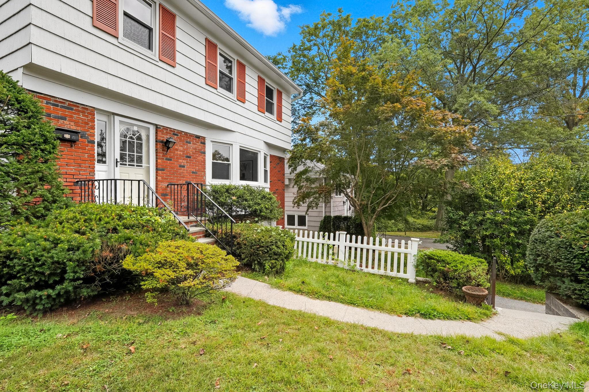 105 Sprague Road, Scarsdale, NY 10583