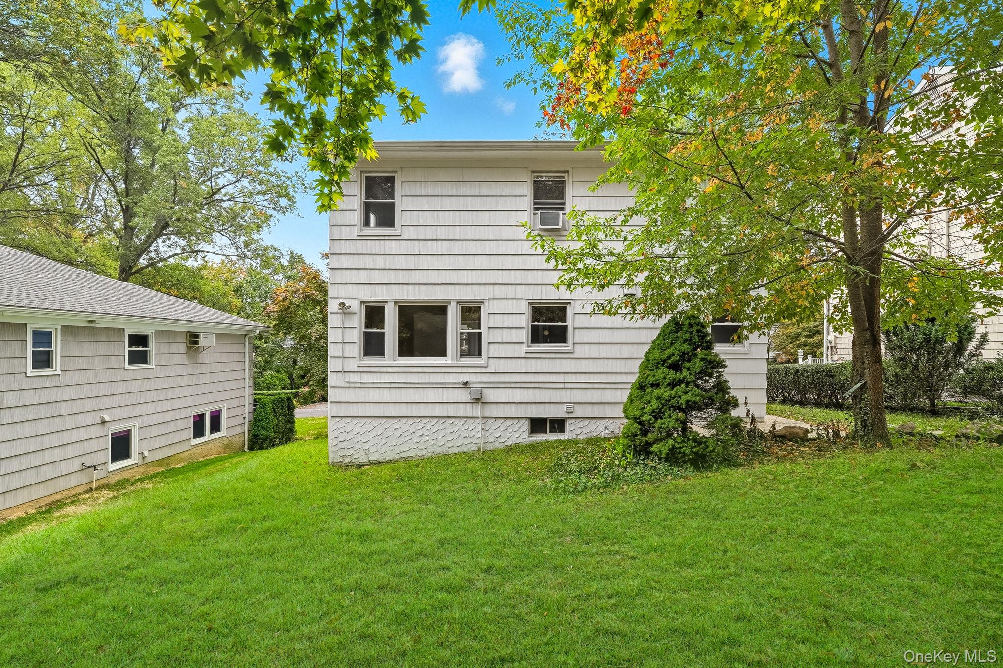 105 Sprague Road, Scarsdale, NY 10583