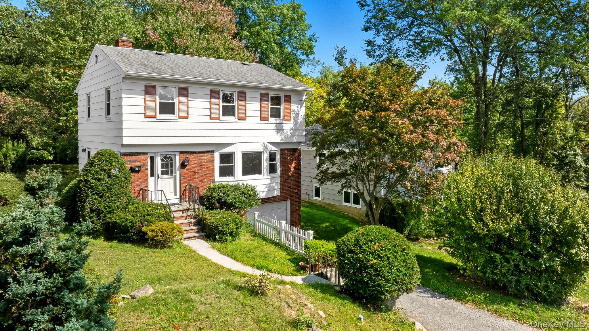 105 Sprague Road, Scarsdale, NY 10583