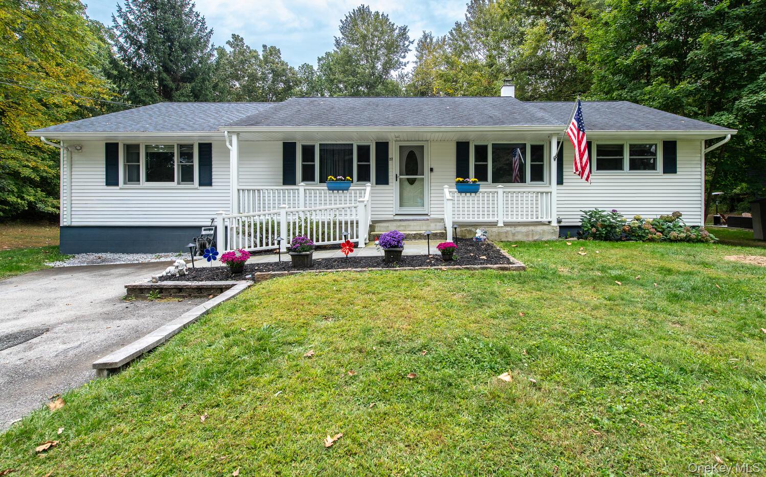 27 Greentree Drive S, Hyde Park, NY 12538