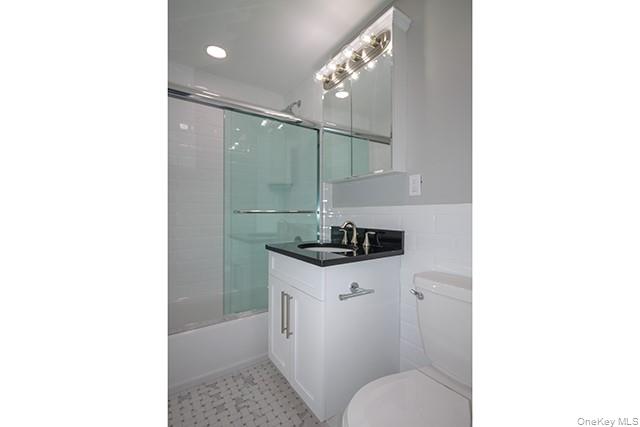 9 Brentwood Road # 4A, Bay Shore, NY 11706