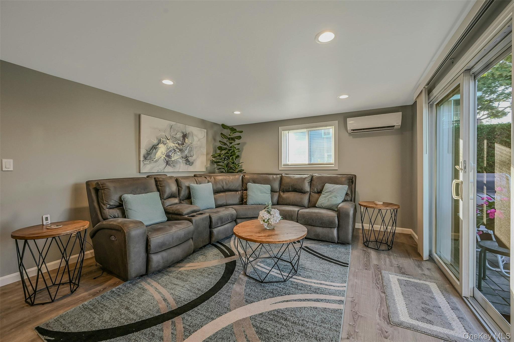 35 Manta Court, Oakdale, NY 11769