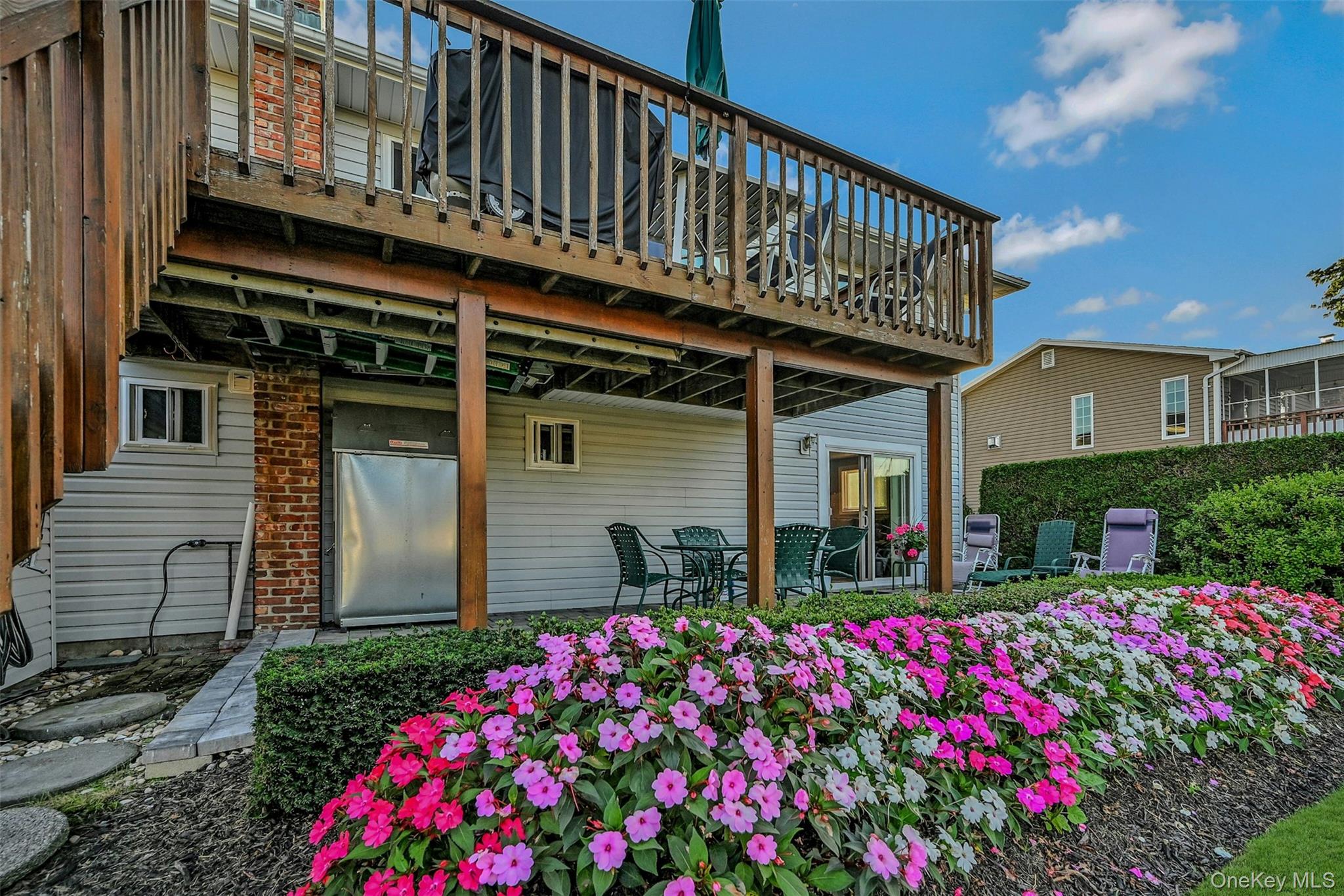 35 Manta Court, Oakdale, NY 11769