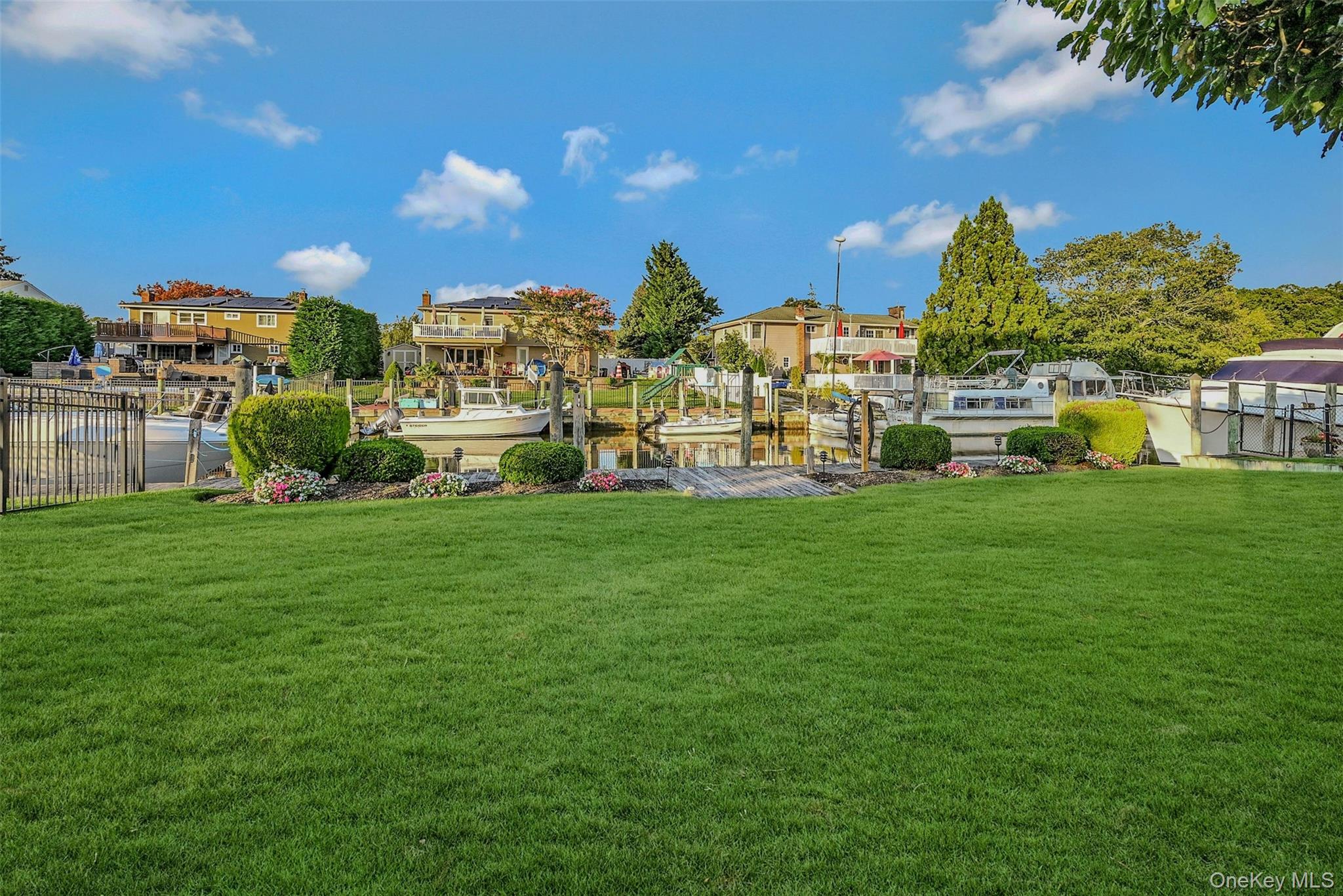 35 Manta Court, Oakdale, NY 11769