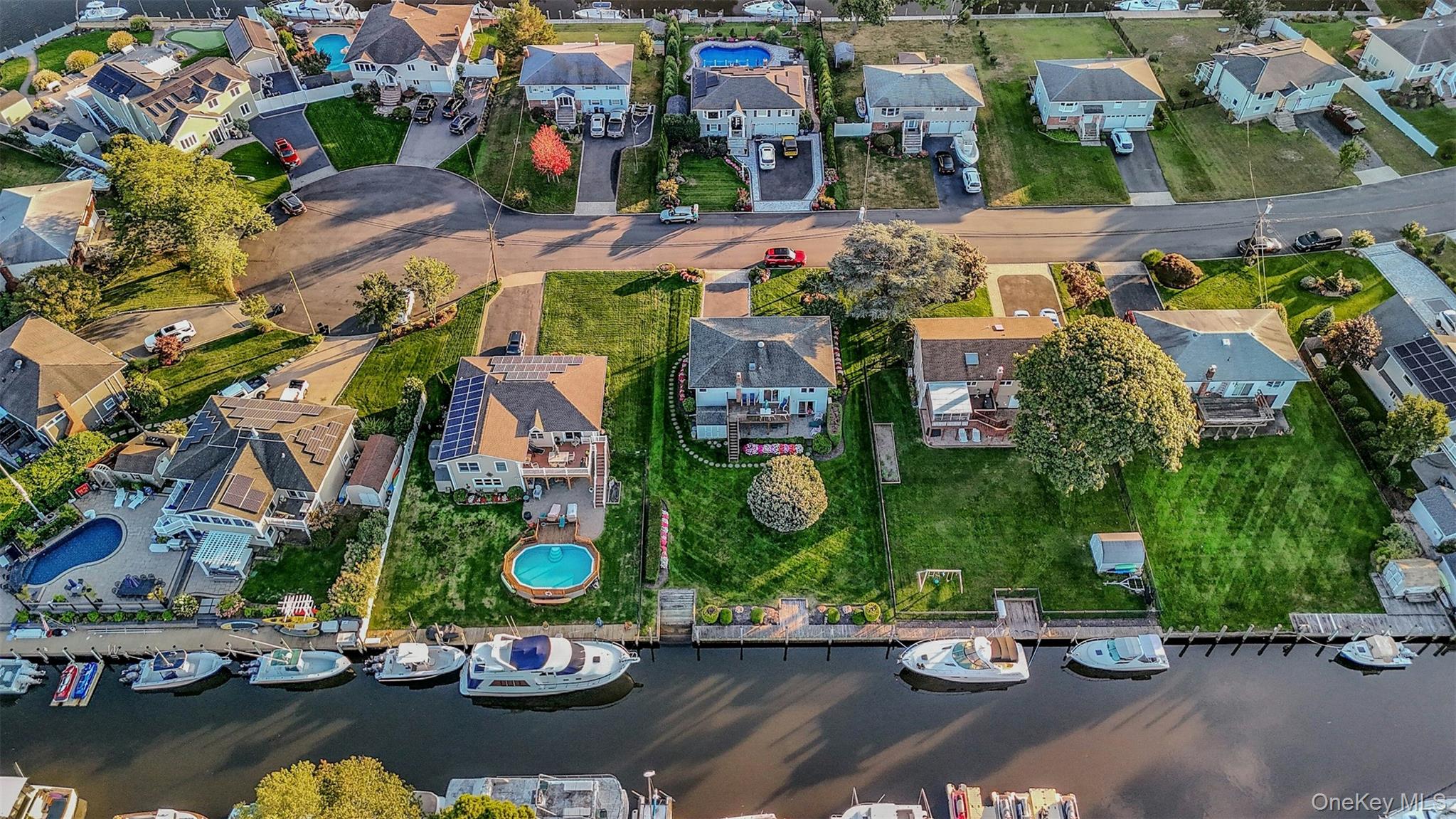 35 Manta Court, Oakdale, NY 11769