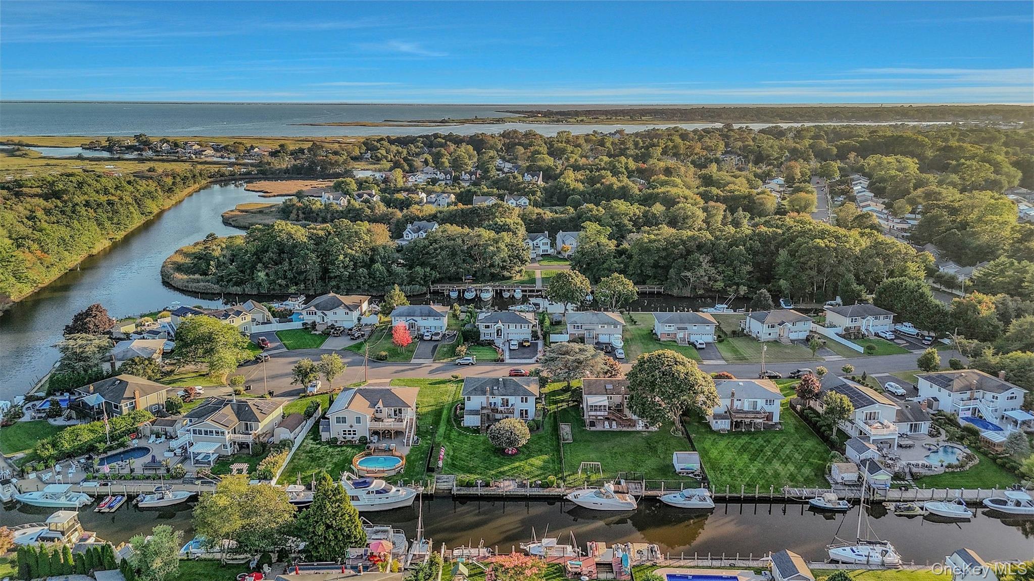 35 Manta Court, Oakdale, NY 11769