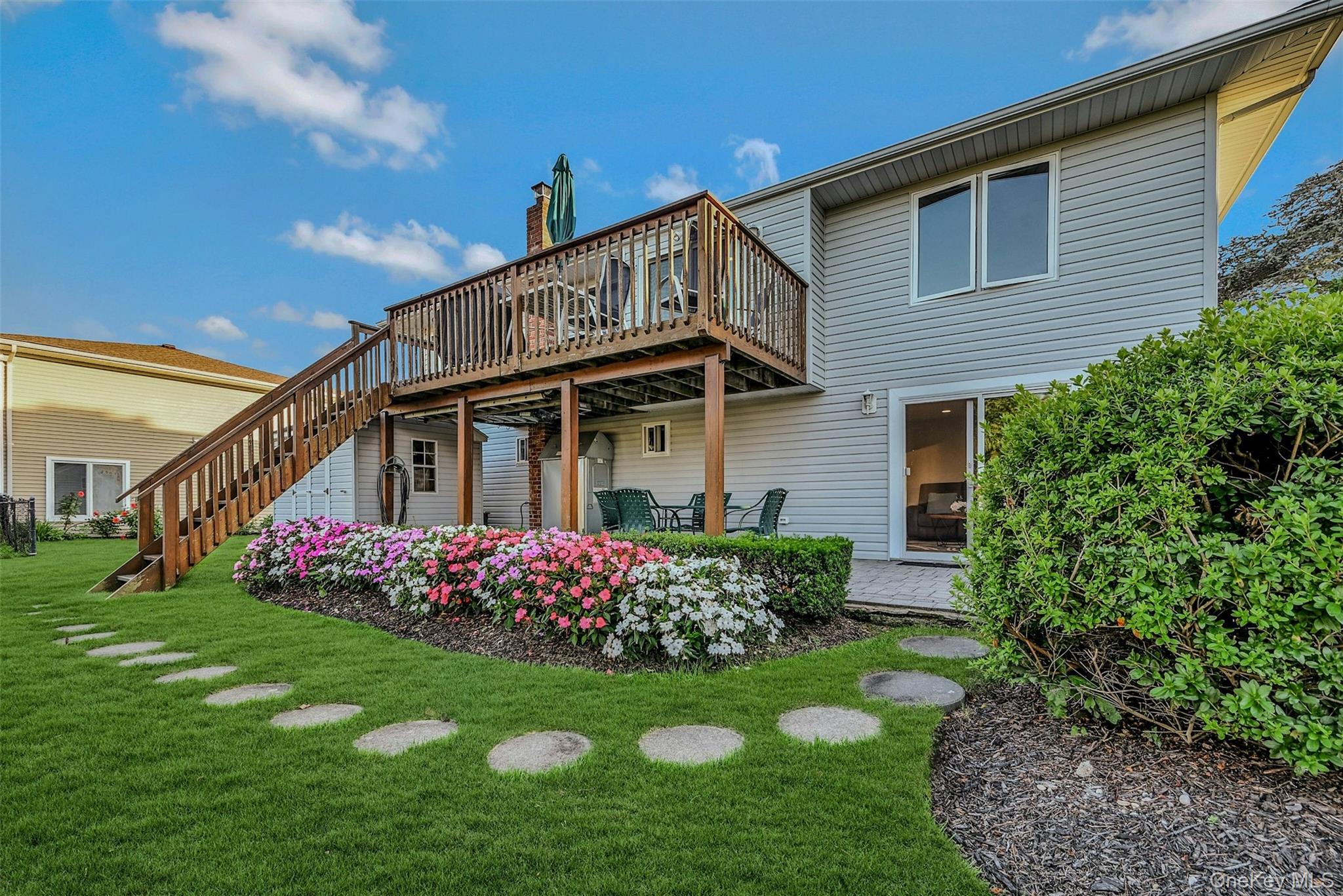 35 Manta Court, Oakdale, NY 11769