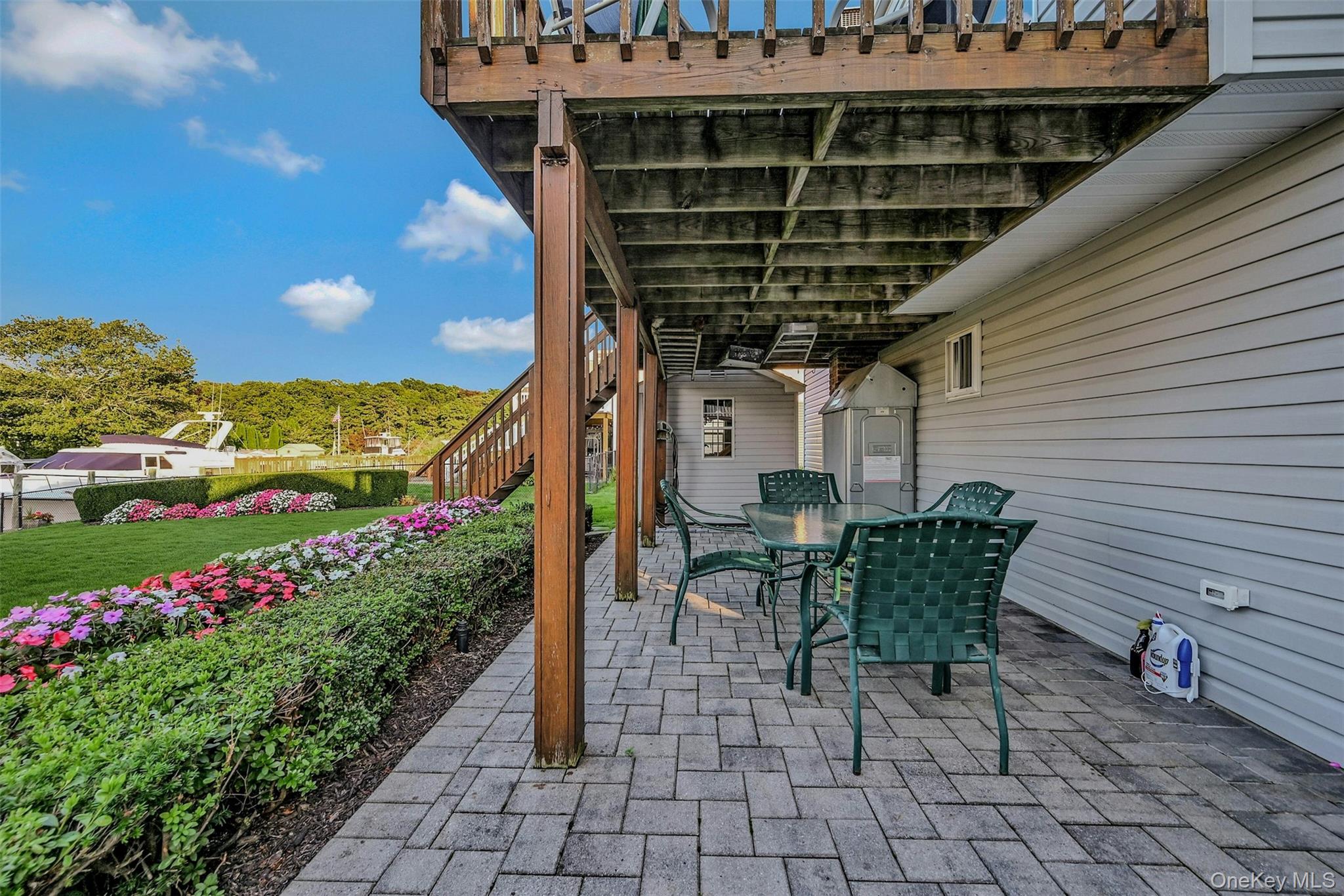 35 Manta Court, Oakdale, NY 11769