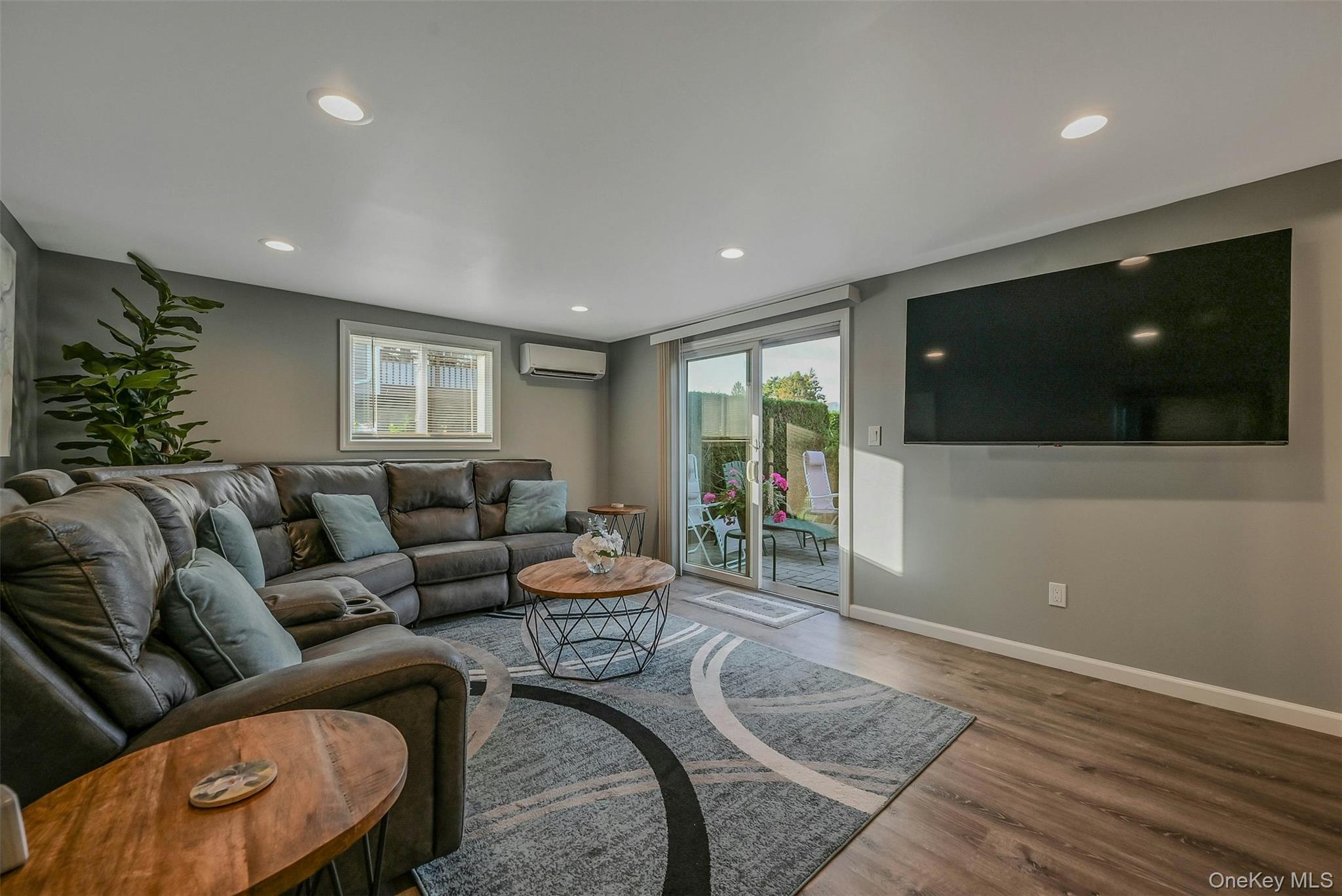 35 Manta Court, Oakdale, NY 11769