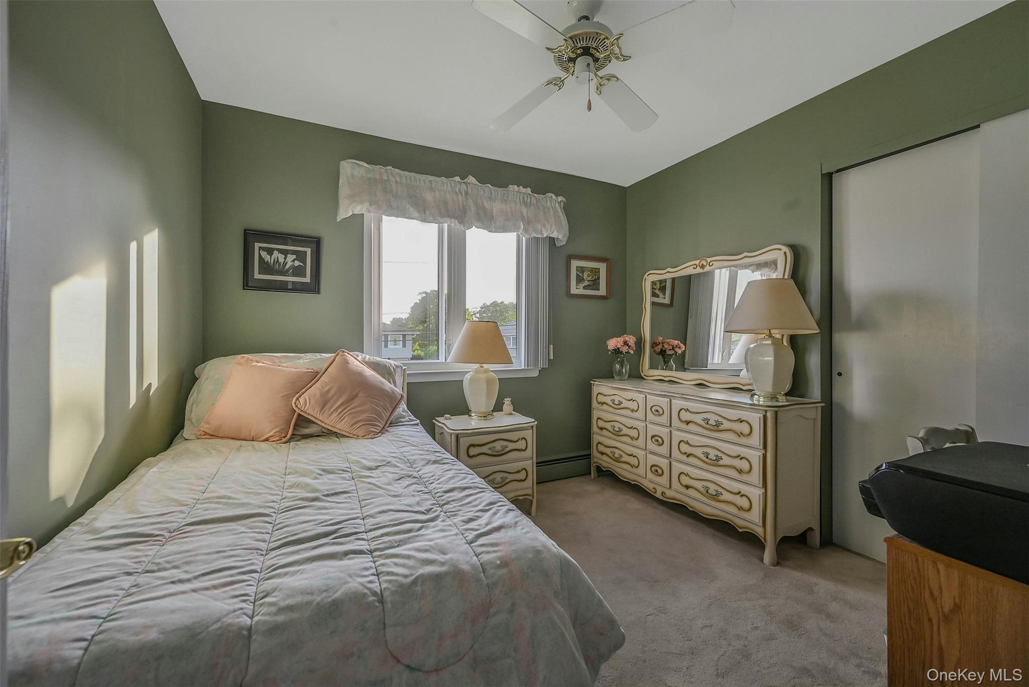 35 Manta Court, Oakdale, NY 11769