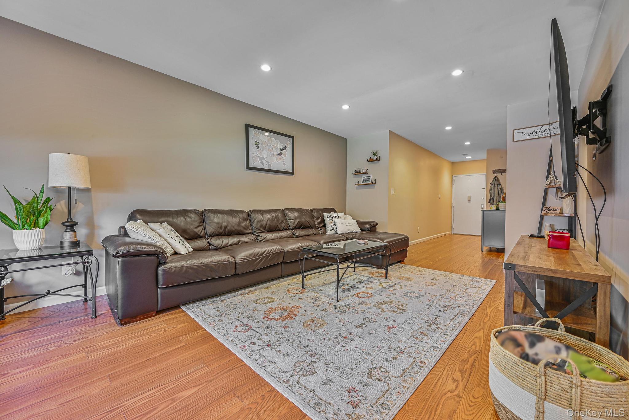 5 Adelaide Street # B1 D2, Floral Park, NY 11001