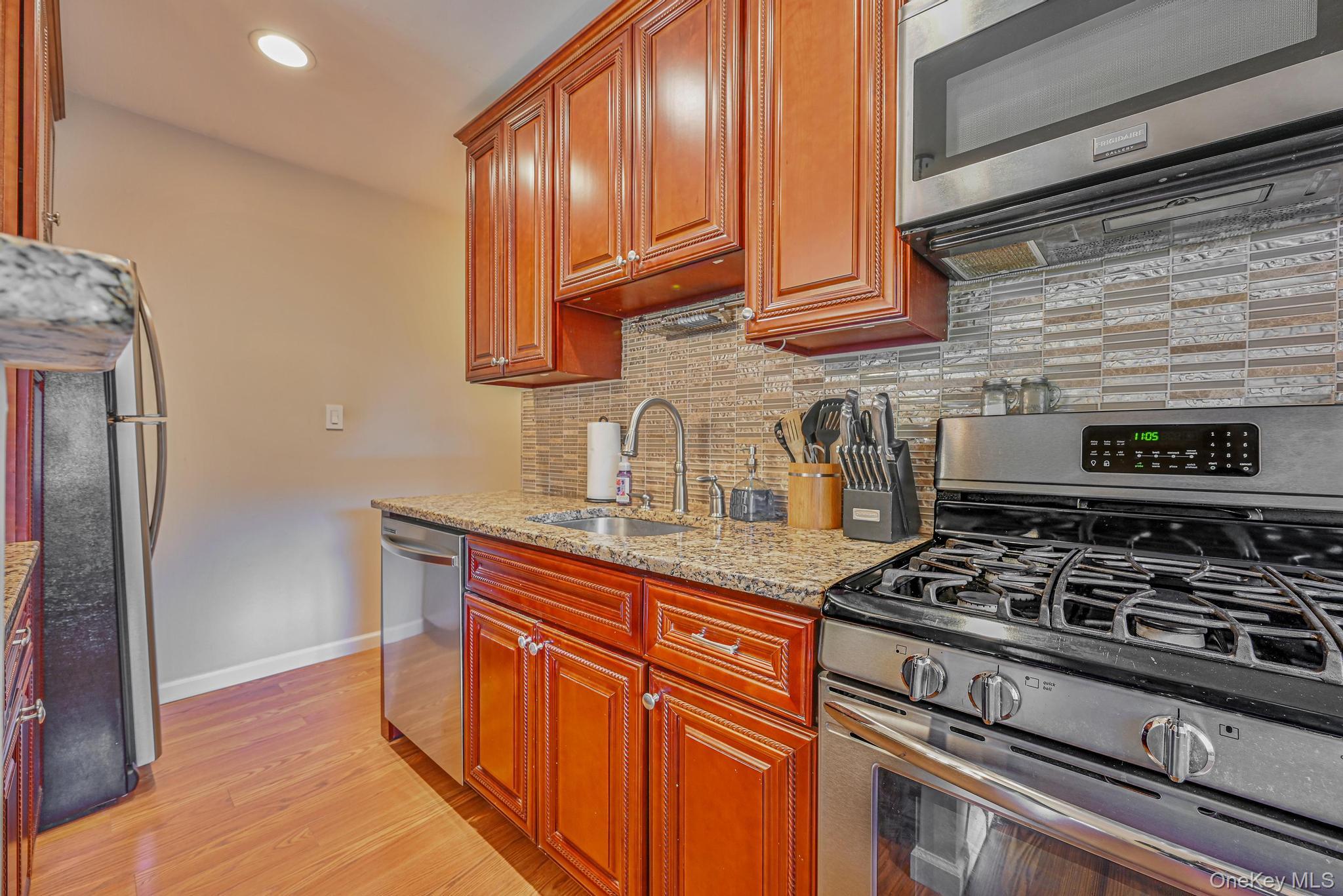 5 Adelaide Street # B1 D2, Floral Park, NY 11001