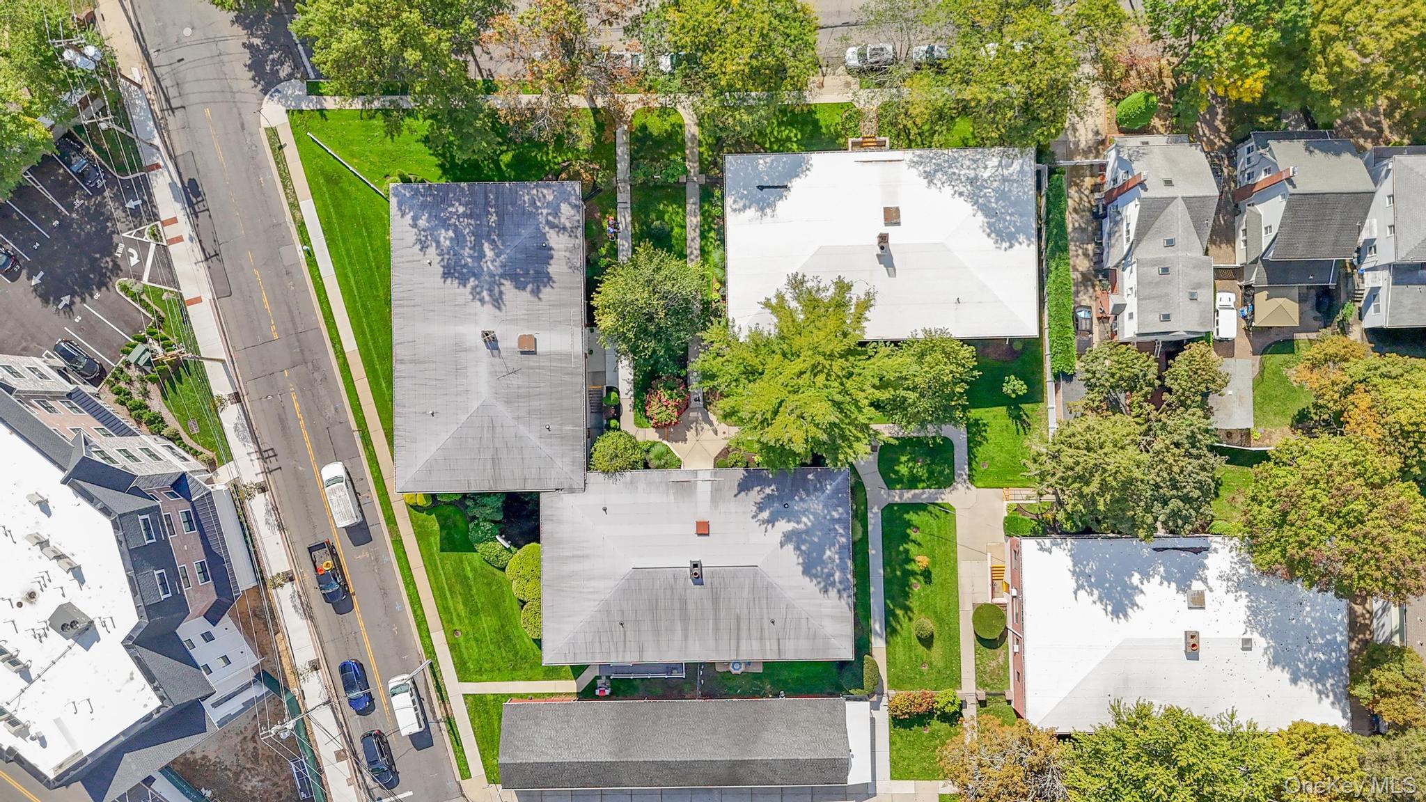 5 Adelaide Street # B1 D2, Floral Park, NY 11001