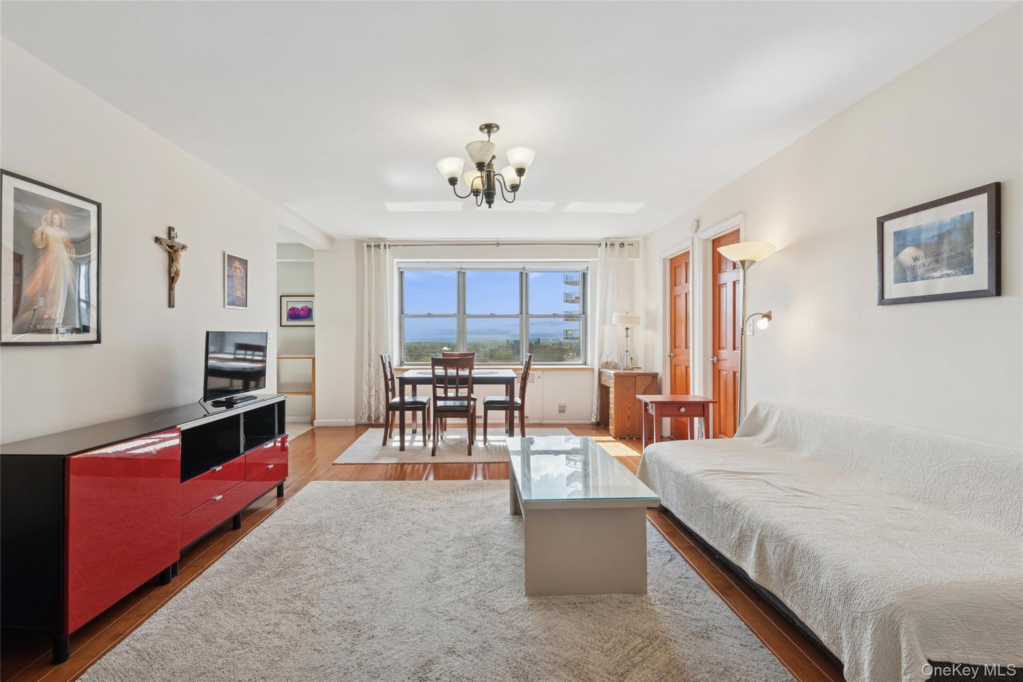 125-10 Queens Boulevard # 1711, Kew Gardens, NY 11415