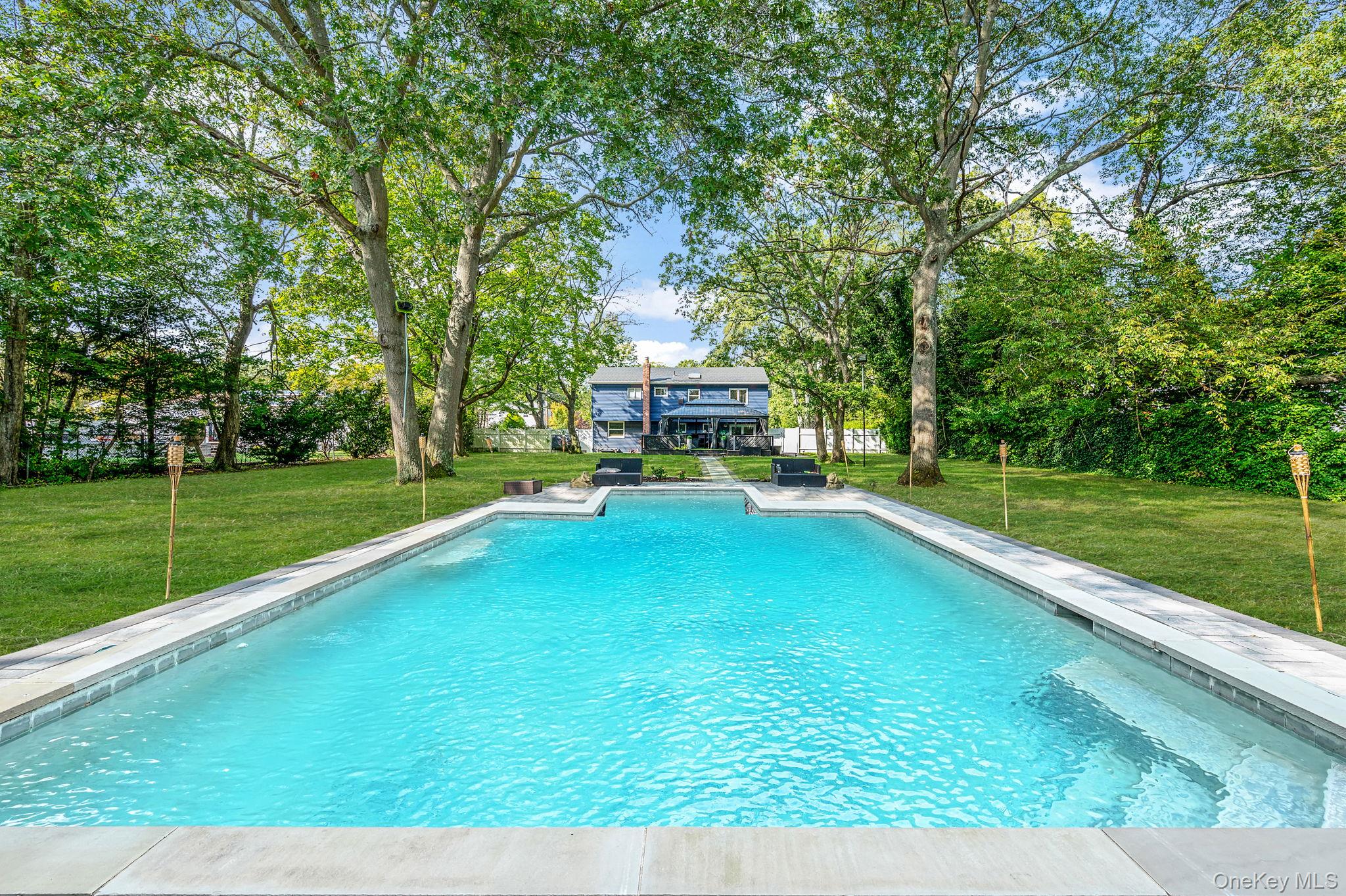 240 Babylon Street, Islip Terrace, NY 11752