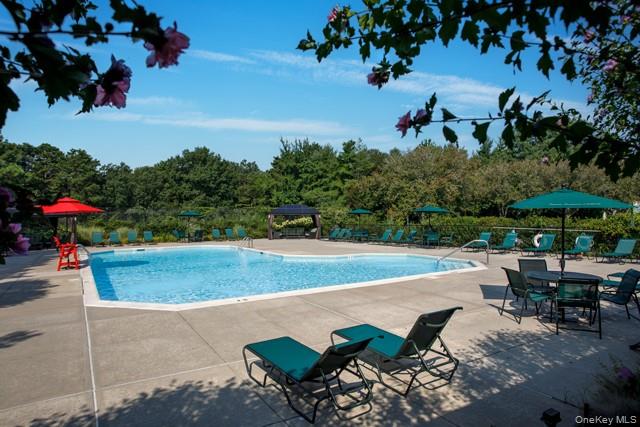 1000 Saddle Rock Road # 1108, Holbrook, NY 11741