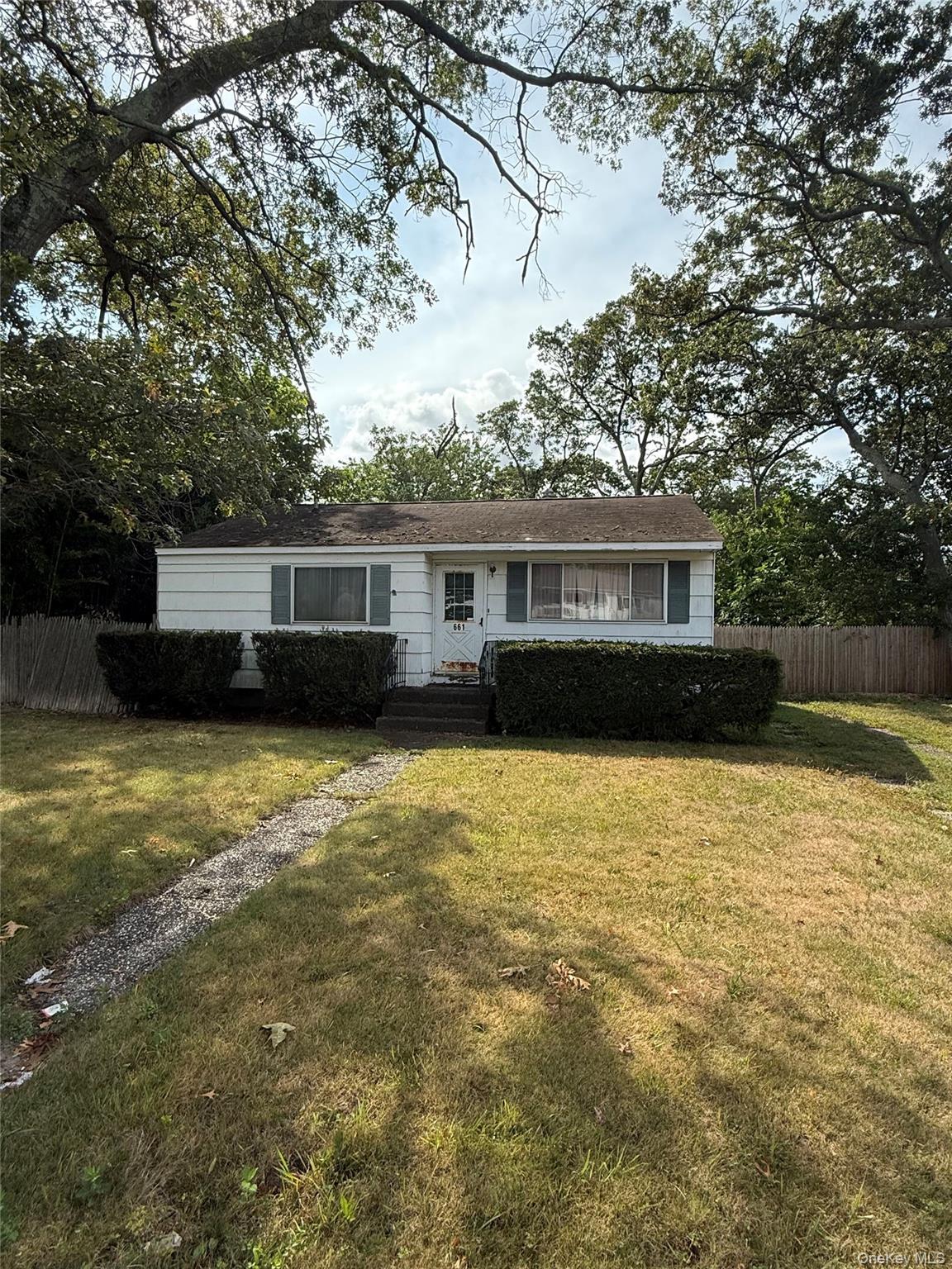 661 College Road, Farmingville, NY 11738