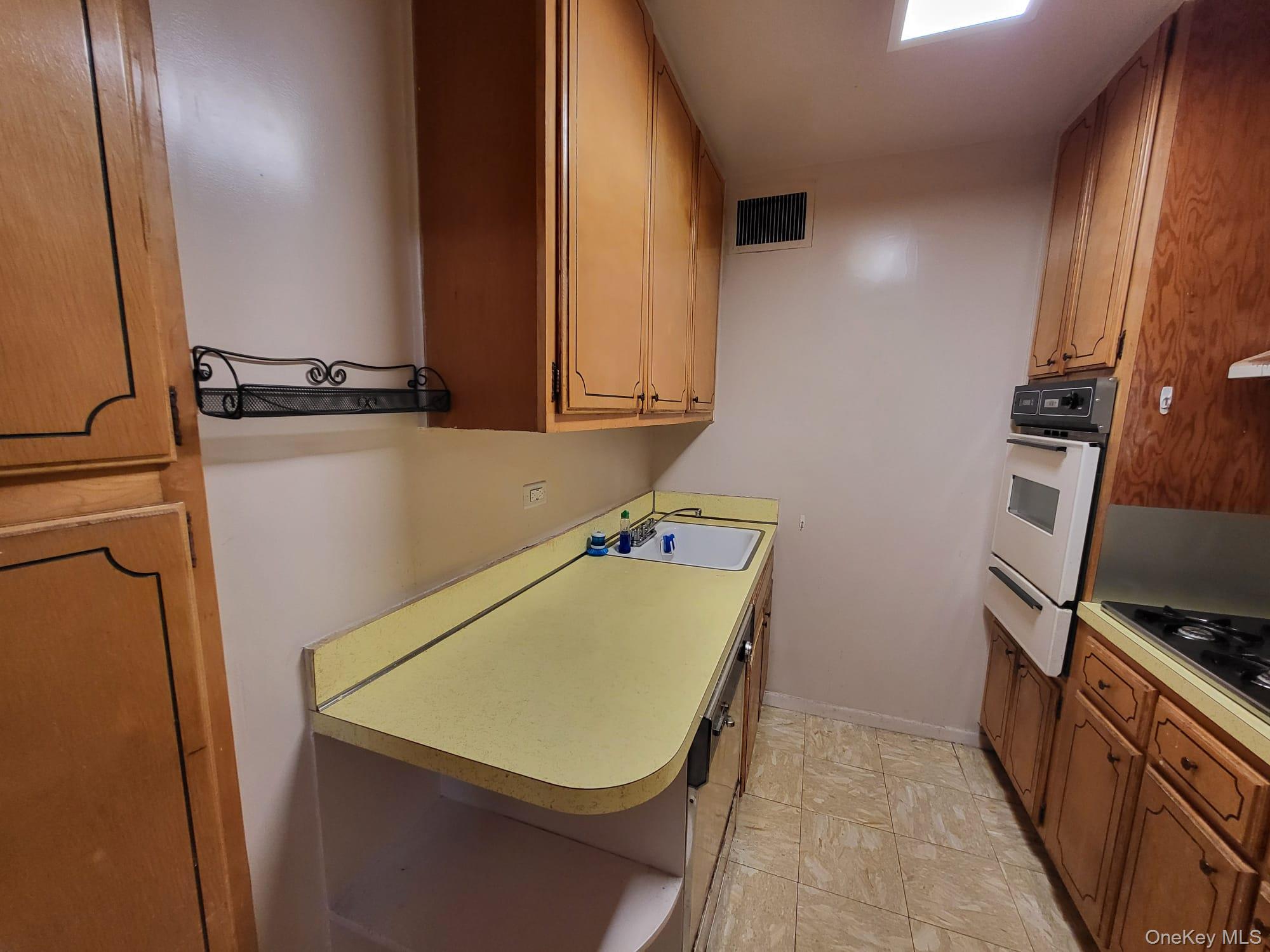 10210 66th Road # 25A, Forest Hills, NY 11375