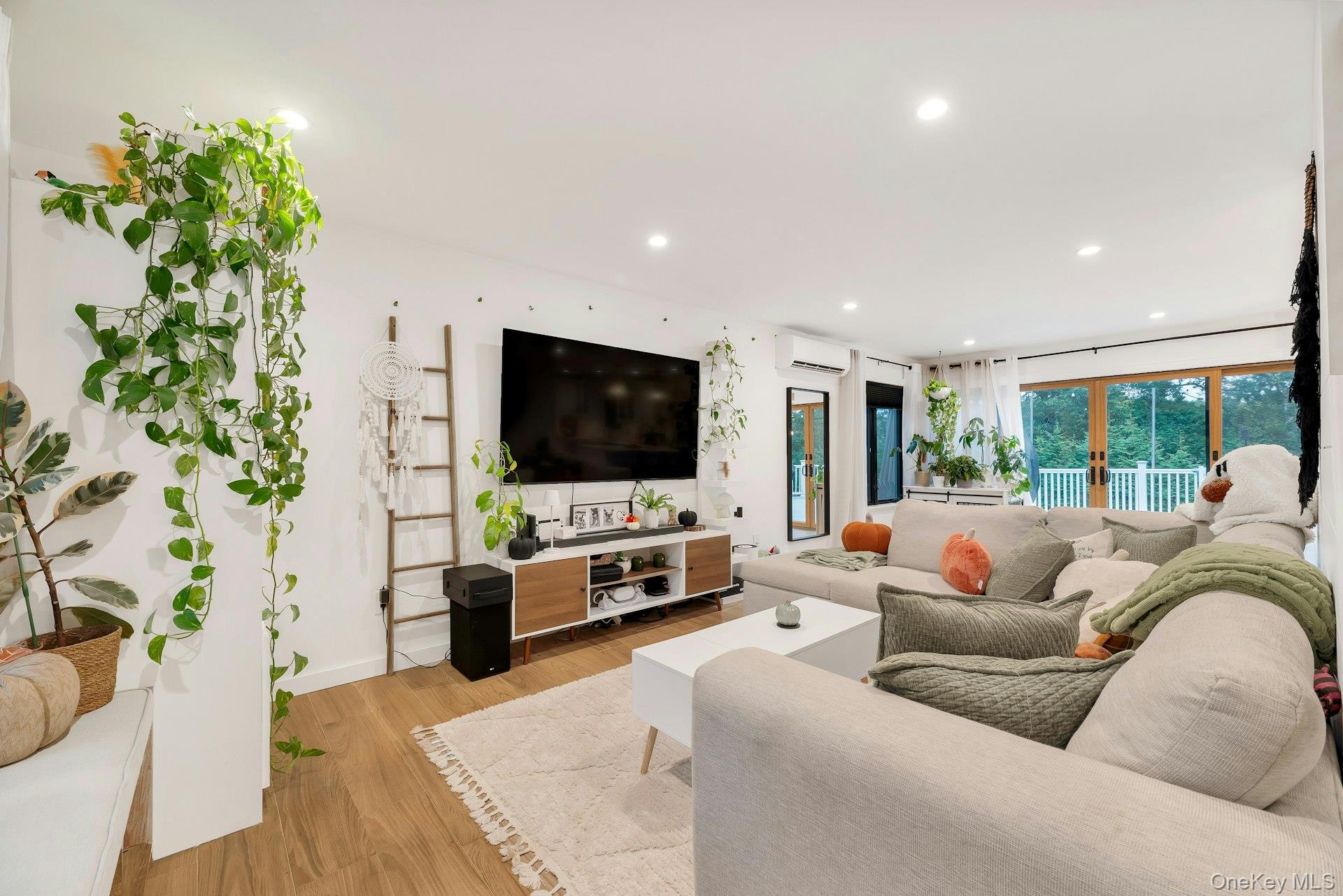 24 Rabbit Run, Riverhead, NY 11901