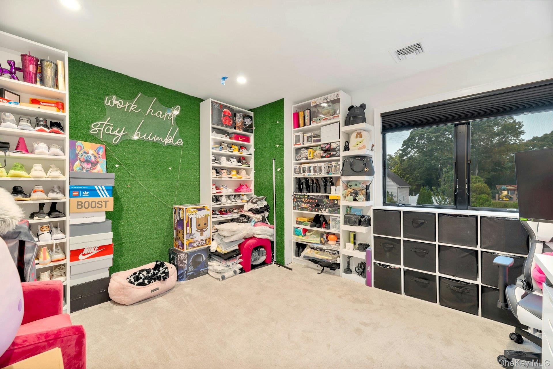 24 Rabbit Run, Riverhead, NY 11901