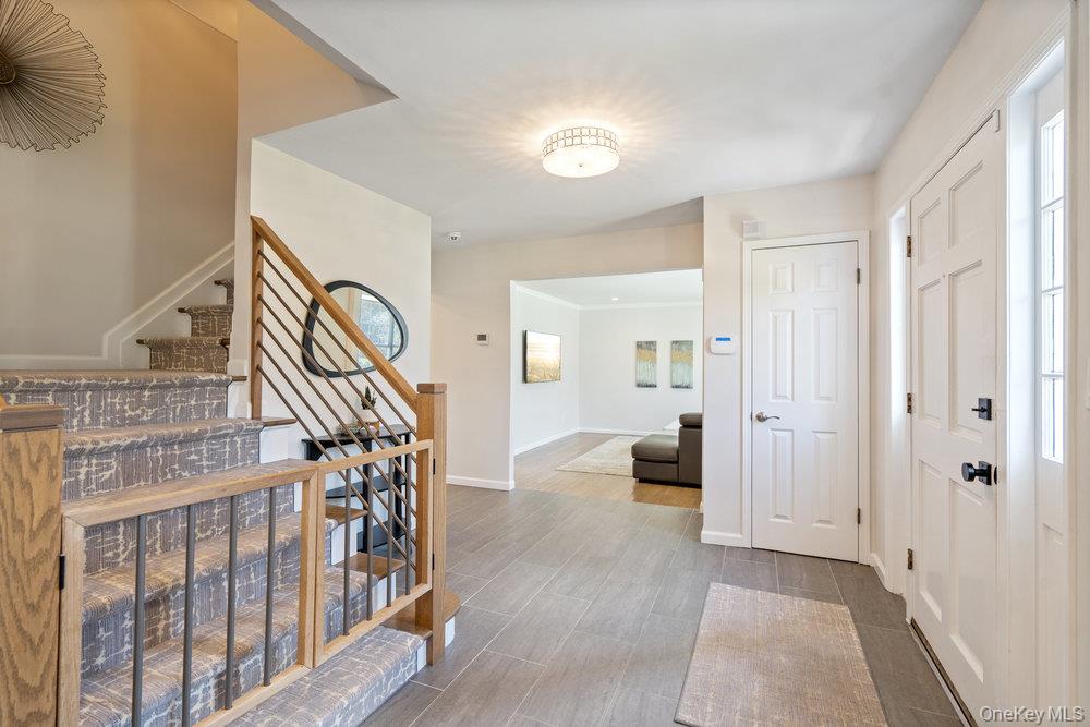 12 Aron Drive, Woodbury, NY 11797