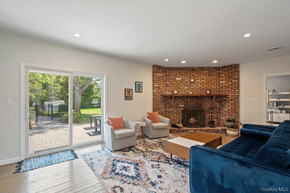 12 Aron Drive, Woodbury, NY 11797