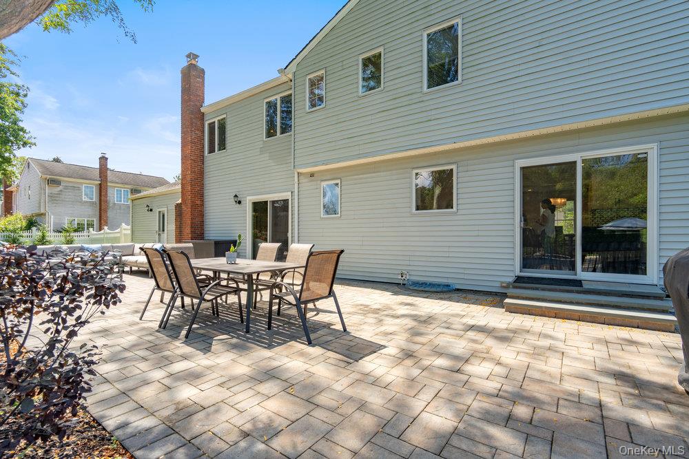 12 Aron Drive, Woodbury, NY 11797