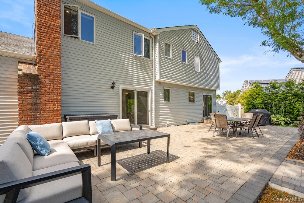 12 Aron Drive, Woodbury, NY 11797