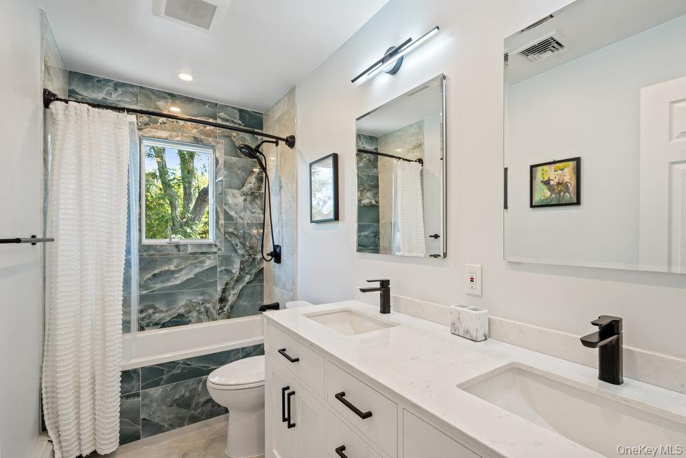 12 Aron Drive, Woodbury, NY 11797